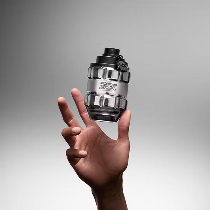 Viktor & Rolf
SPICEBOMB
Metallic Musk Eau De Parfum Unisex Perfume Decant/Sample